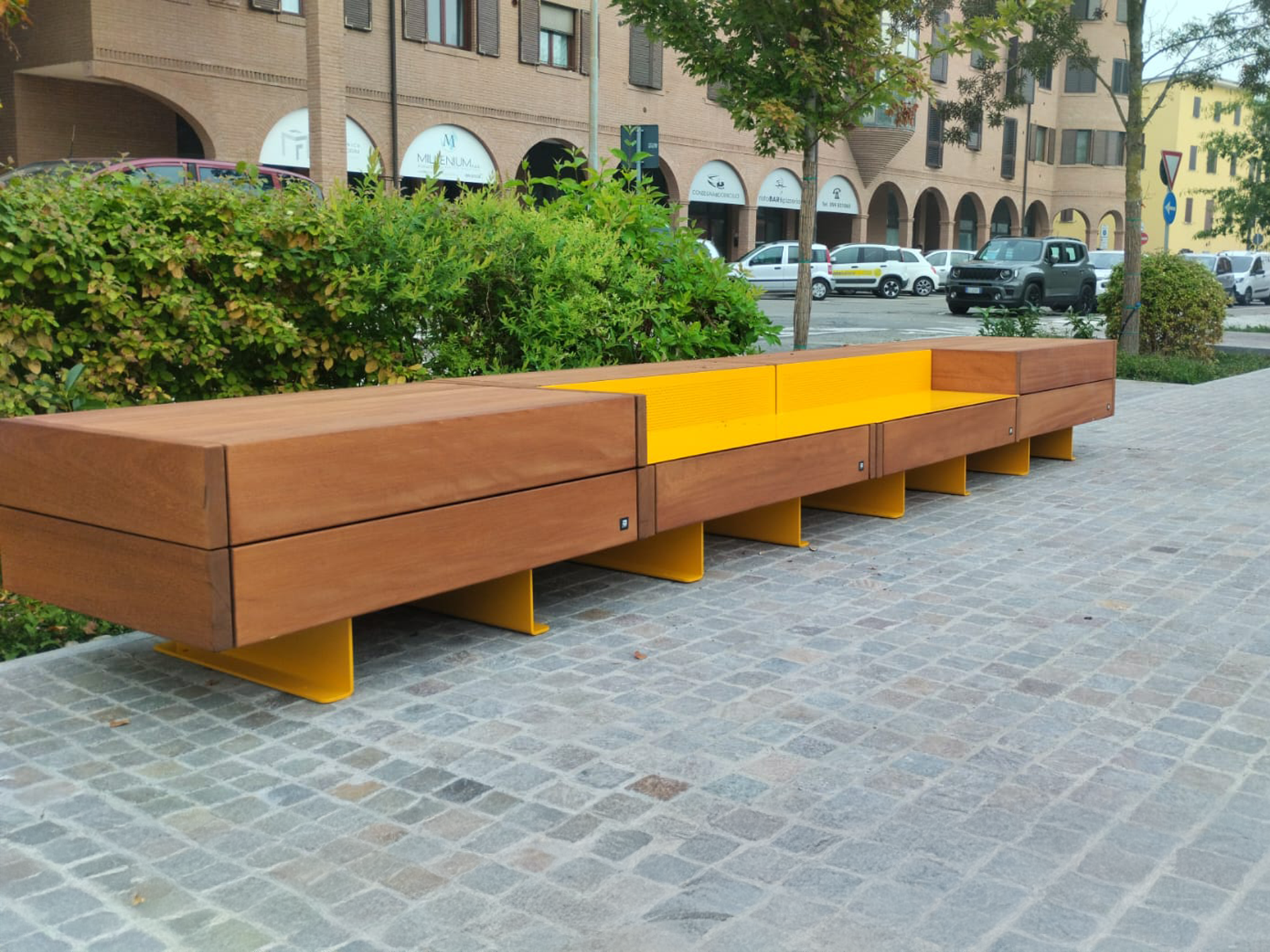 Linea Noi piazza Braglia - Montale - foto installazione n.1