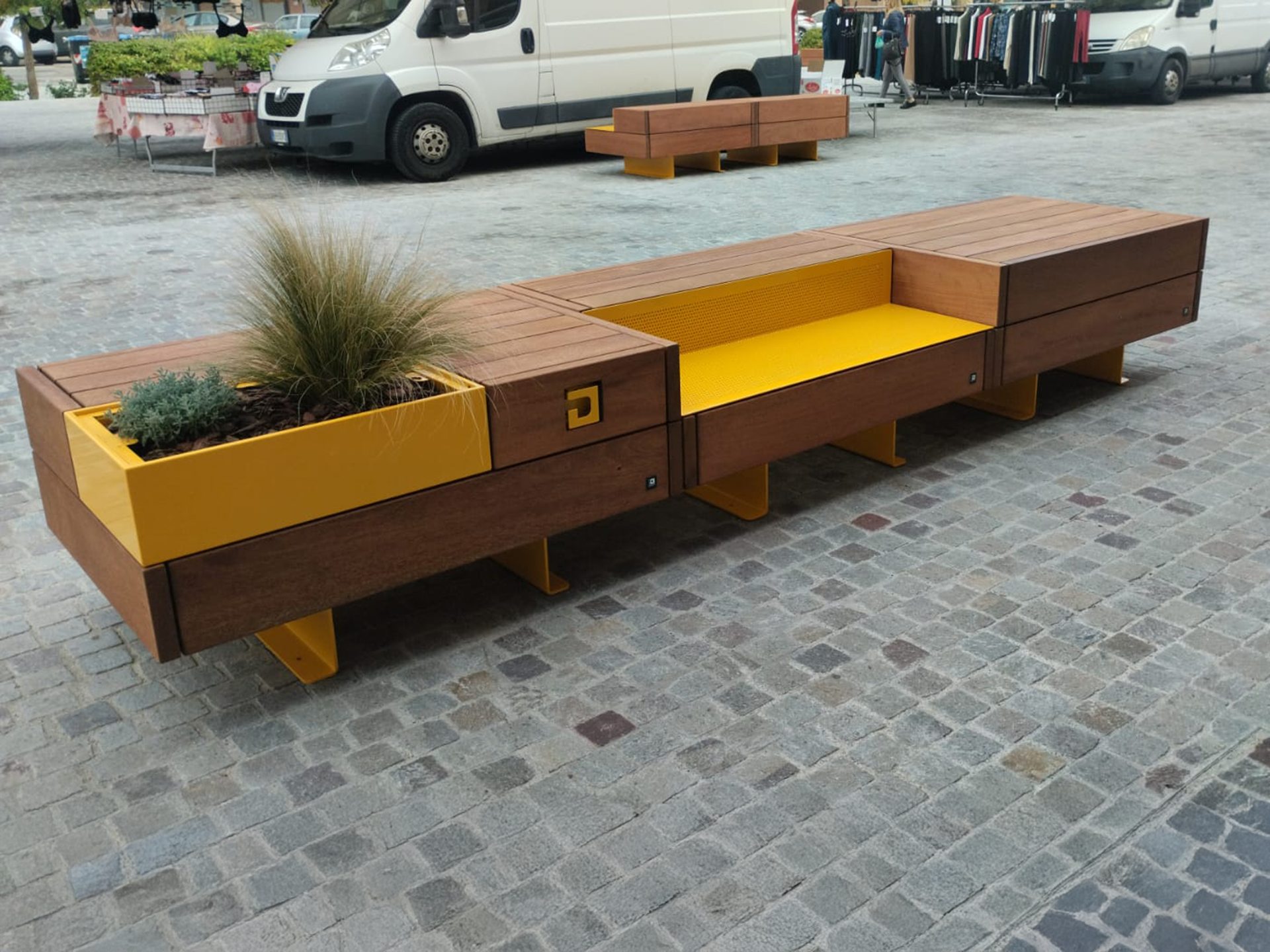 Linea Noi piazza Braglia - Montale - foto installazione n.3