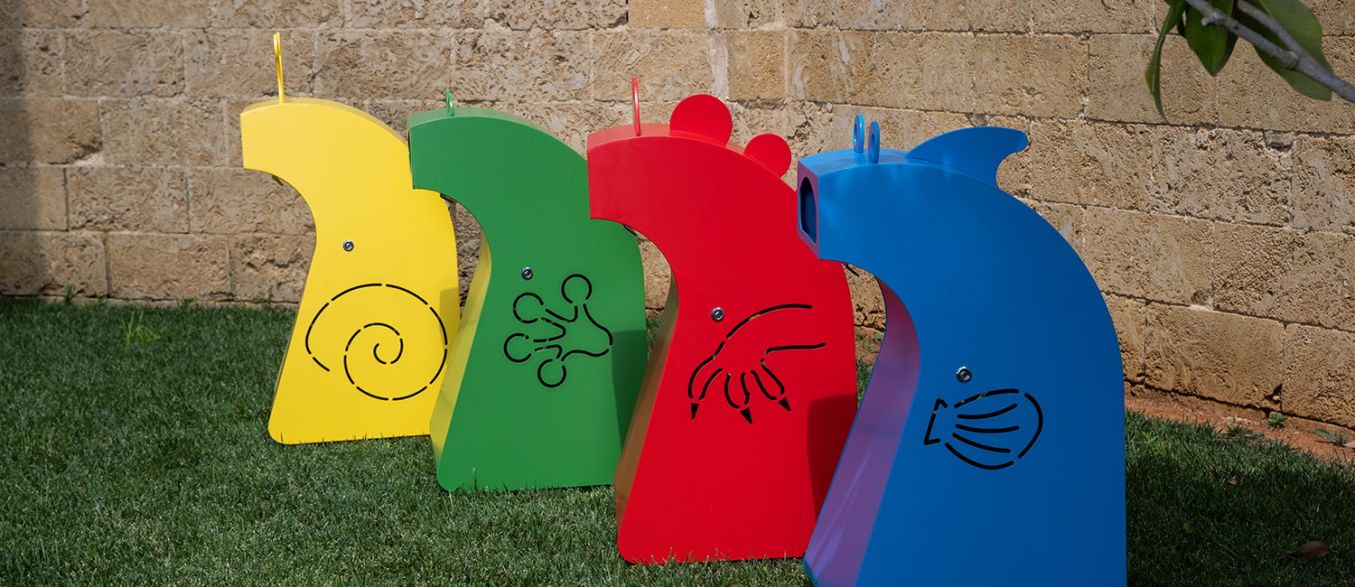 Trash Mauro the Dinosaur vista 4